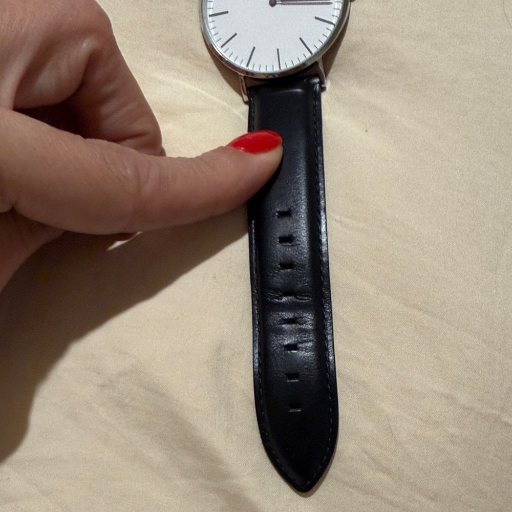 Daniel Wellington Classic Black and White Watch - Picture 5 of 8